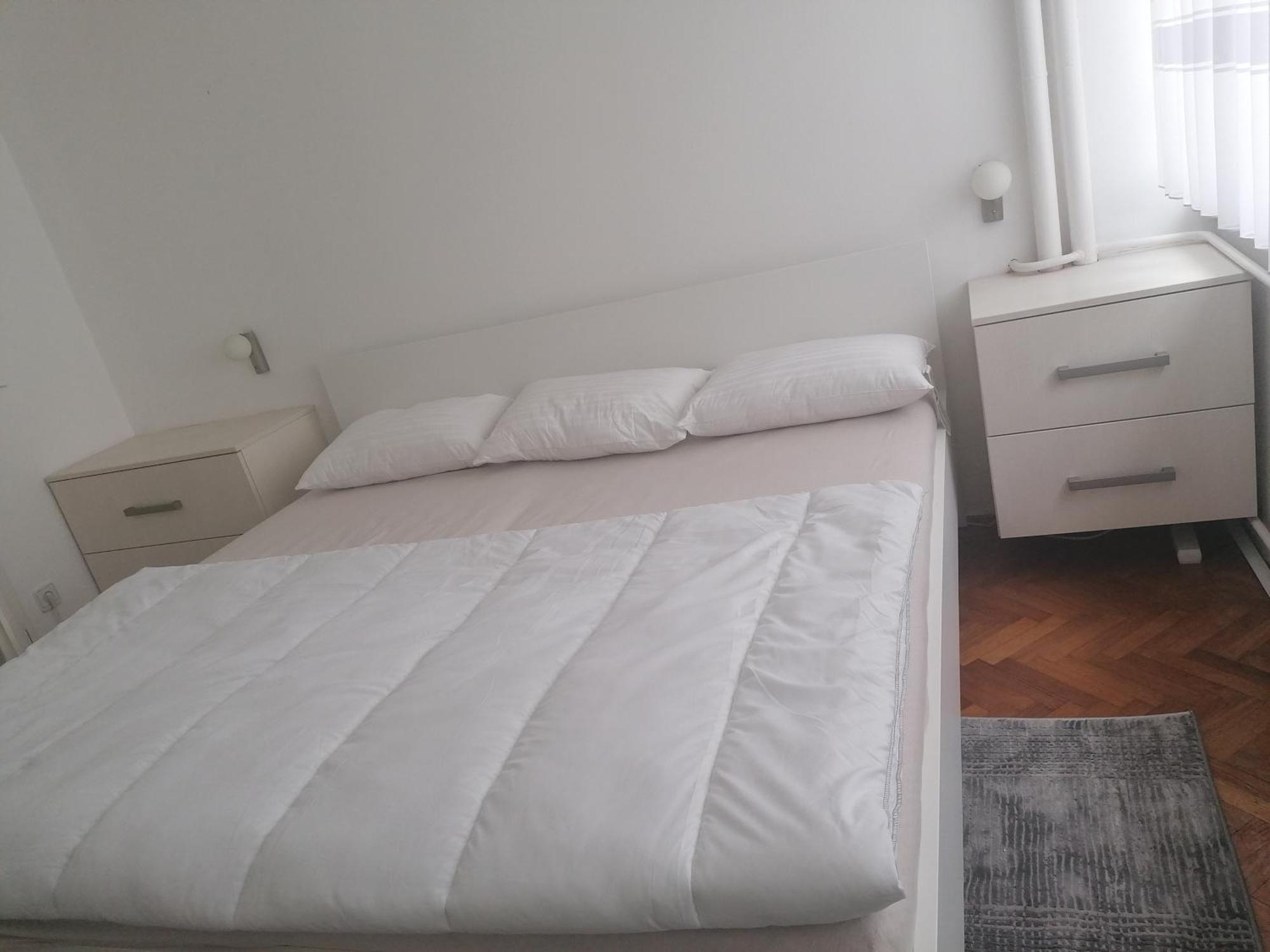 Tina Apartment คาร์โลวัตส์ ภายนอก รูปภาพ